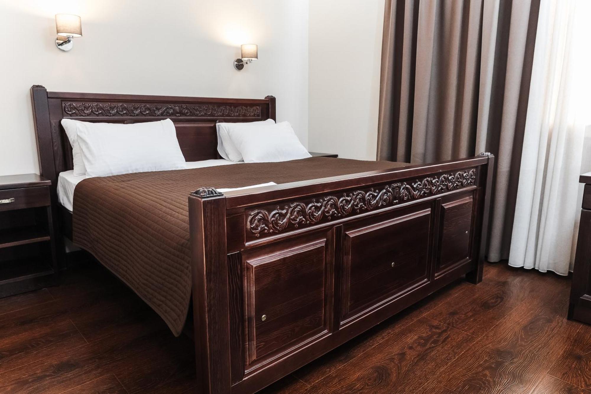 Dvin Hotel Pavlodar Bagian luar foto