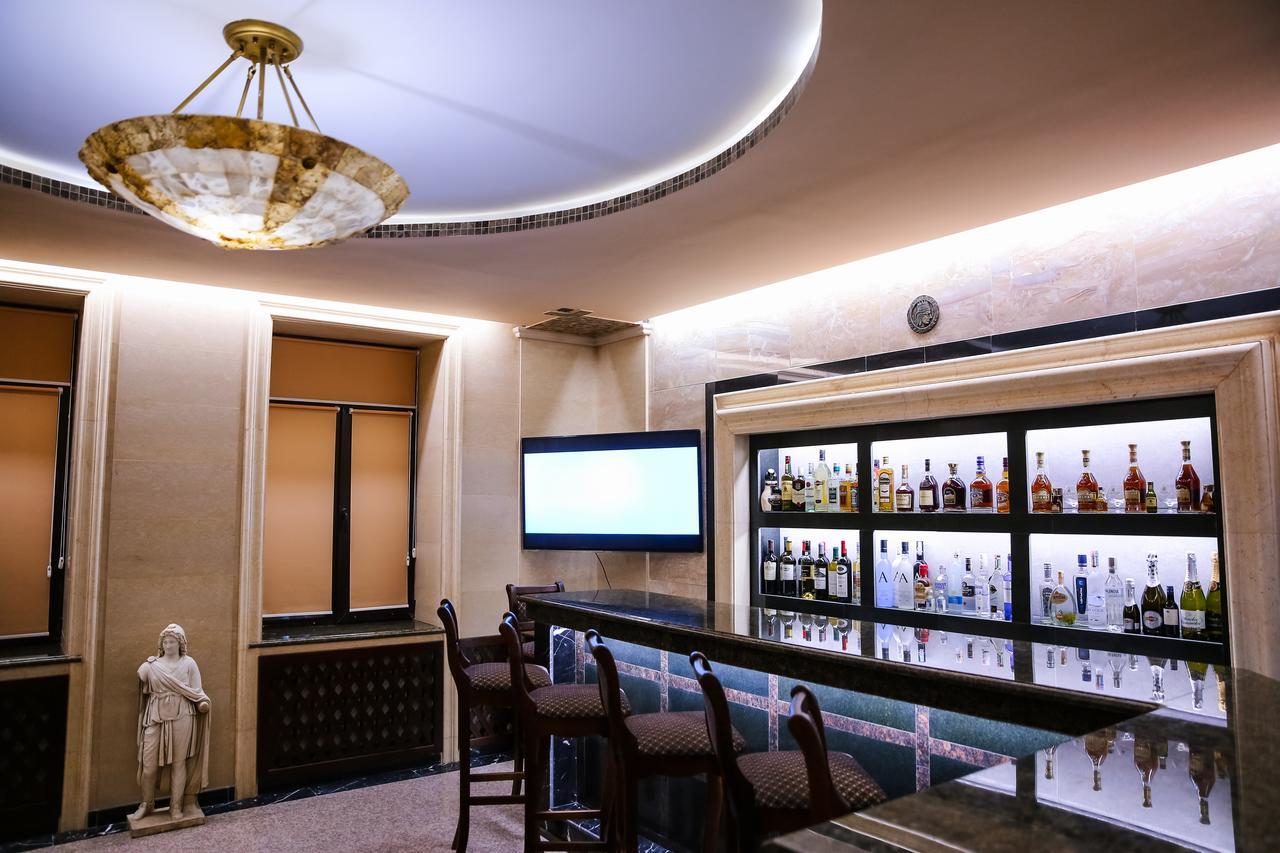 Dvin Hotel Pavlodar Bagian luar foto